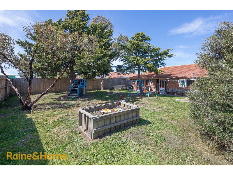 50 Dunrossil Drive, Sunbury VIC 3429