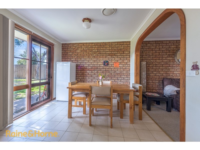 50 Dunrossil Drive, Sunbury VIC 3429
