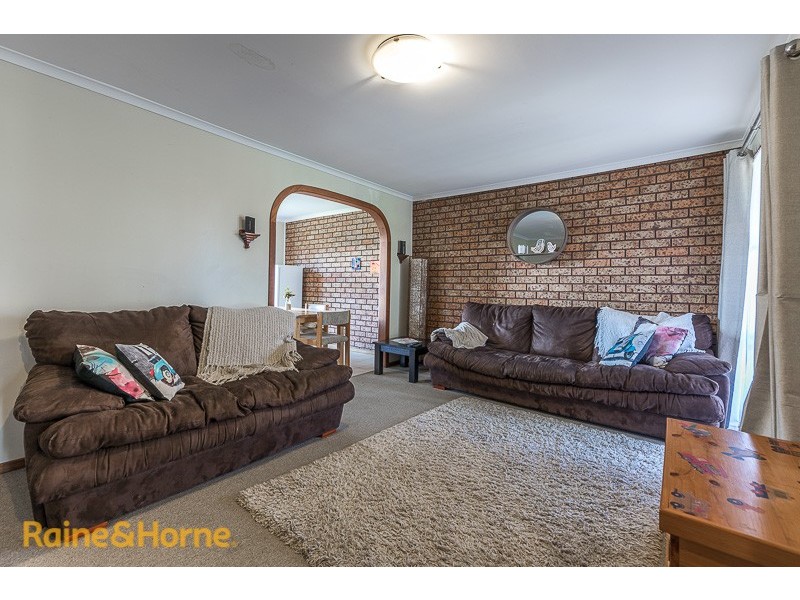 50 Dunrossil Drive, Sunbury VIC 3429