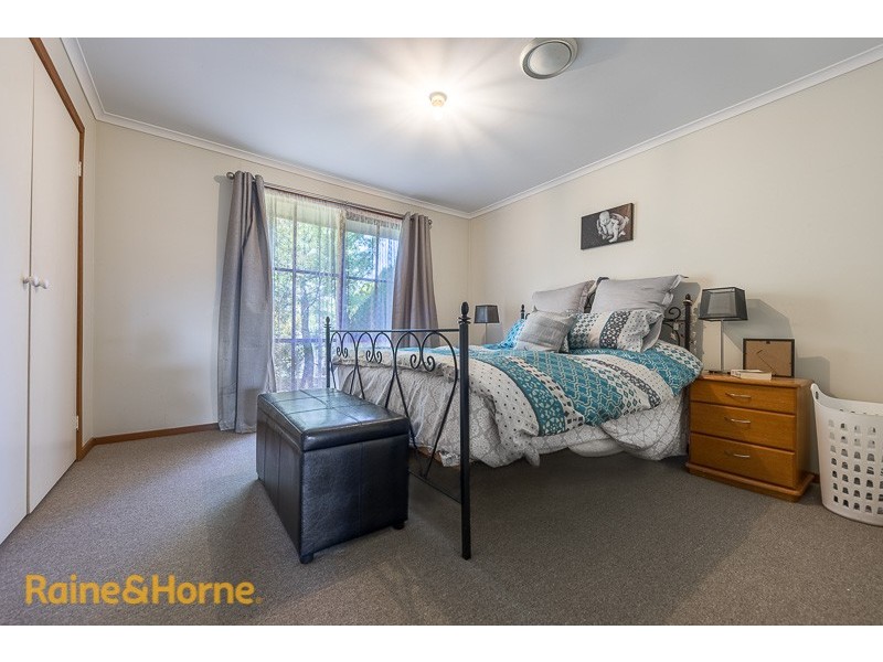 50 Dunrossil Drive, Sunbury VIC 3429