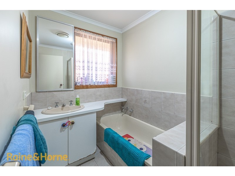 50 Dunrossil Drive, Sunbury VIC 3429