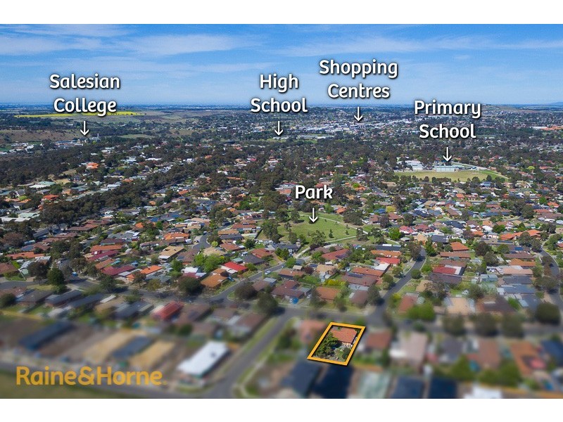 50 Dunrossil Drive, Sunbury VIC 3429