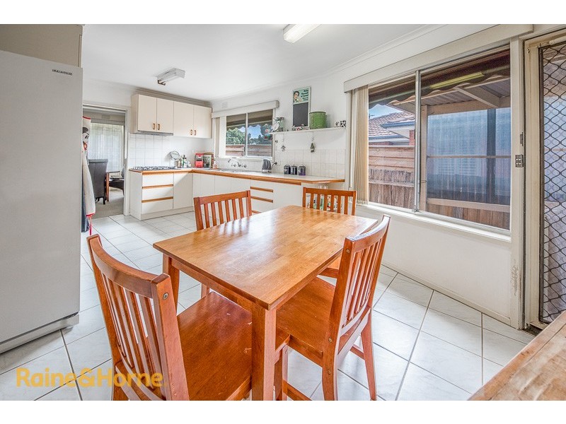 34 Heysen Drive, Sunbury VIC 3429