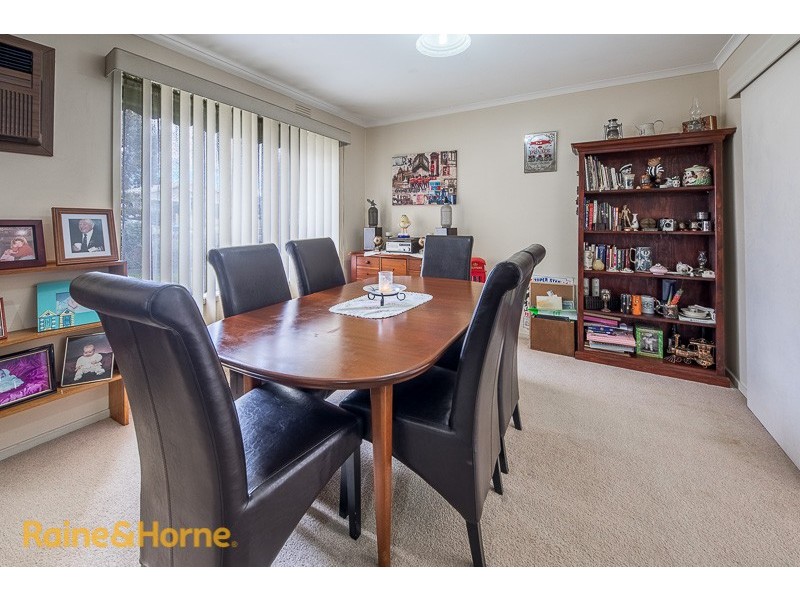 34 Heysen Drive, Sunbury VIC 3429