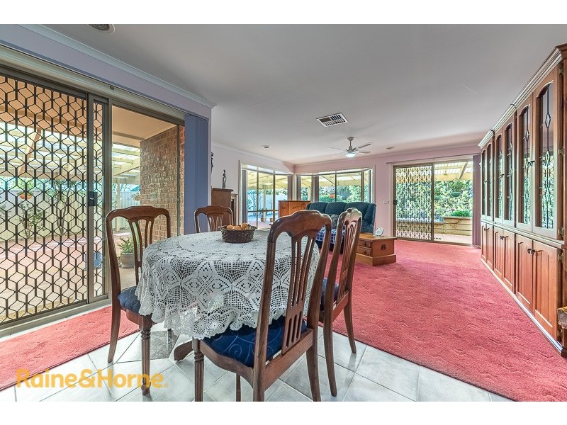 33 Kerrisdale Place, Sunbury VIC 3429