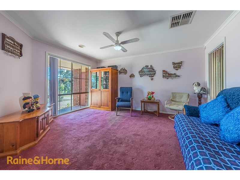 33 Kerrisdale Place, Sunbury VIC 3429