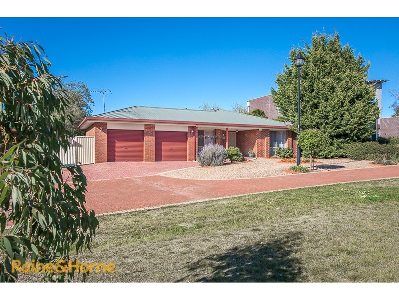 33 Kerrisdale Place, Sunbury VIC 3429