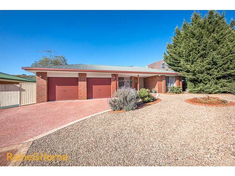33 Kerrisdale Place, Sunbury VIC 3429