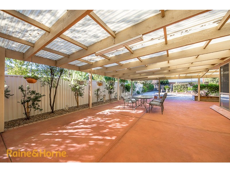 33 Kerrisdale Place, Sunbury VIC 3429