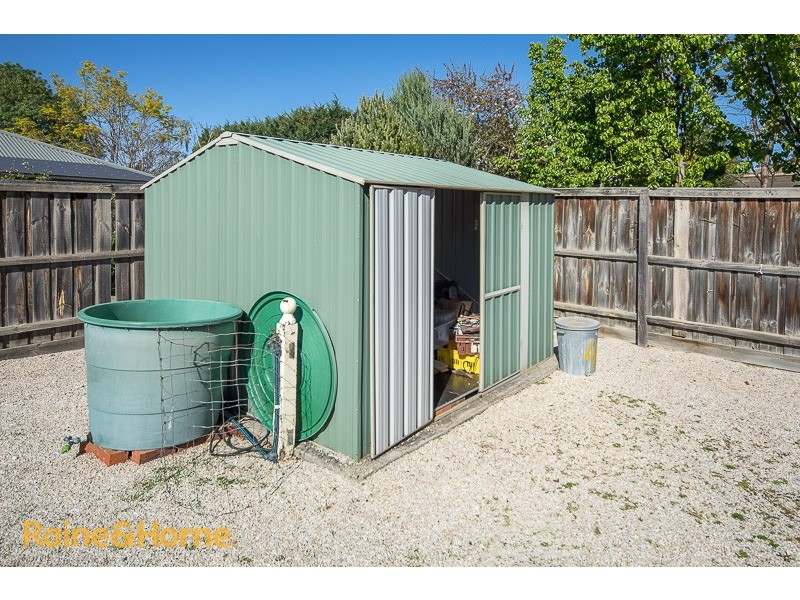 33 Kerrisdale Place, Sunbury VIC 3429