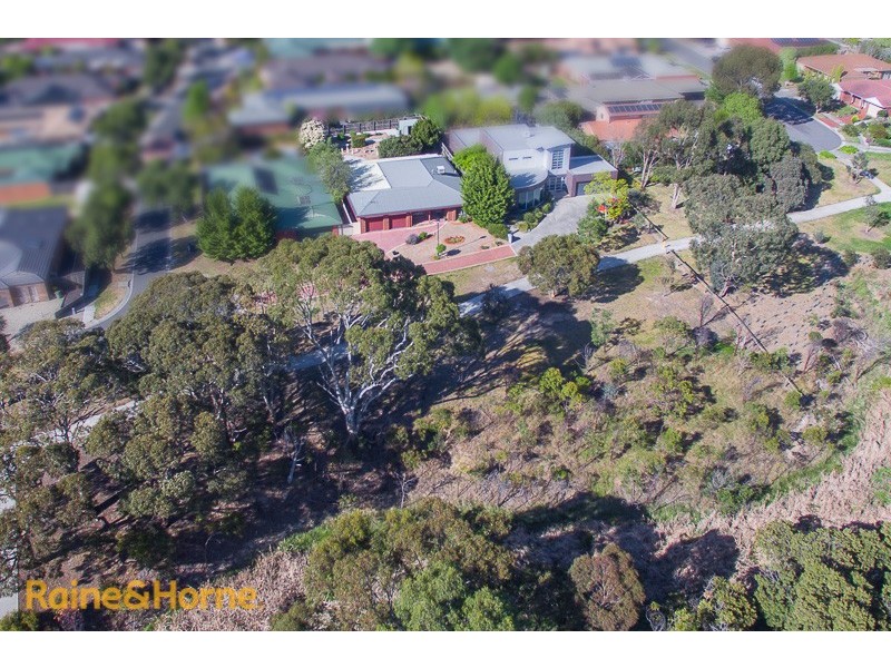 33 Kerrisdale Place, Sunbury VIC 3429