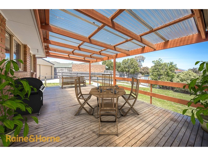 5 Crawford Way, Sunbury VIC 3429