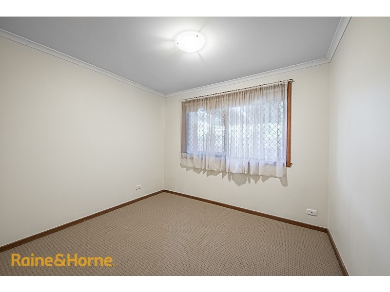 4/39-41 Ligar Street, Sunbury VIC 3429