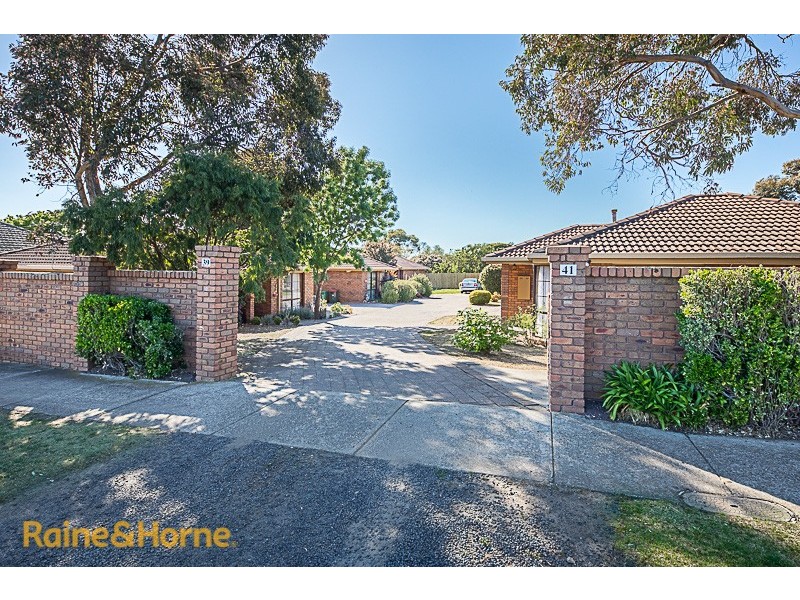 4/39-41 Ligar Street, Sunbury VIC 3429