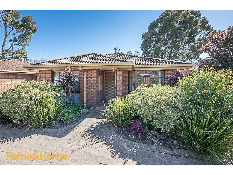 4/39-41 Ligar Street, Sunbury VIC 3429