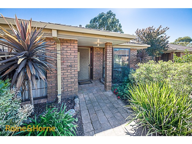 4/39-41 Ligar Street, Sunbury VIC 3429