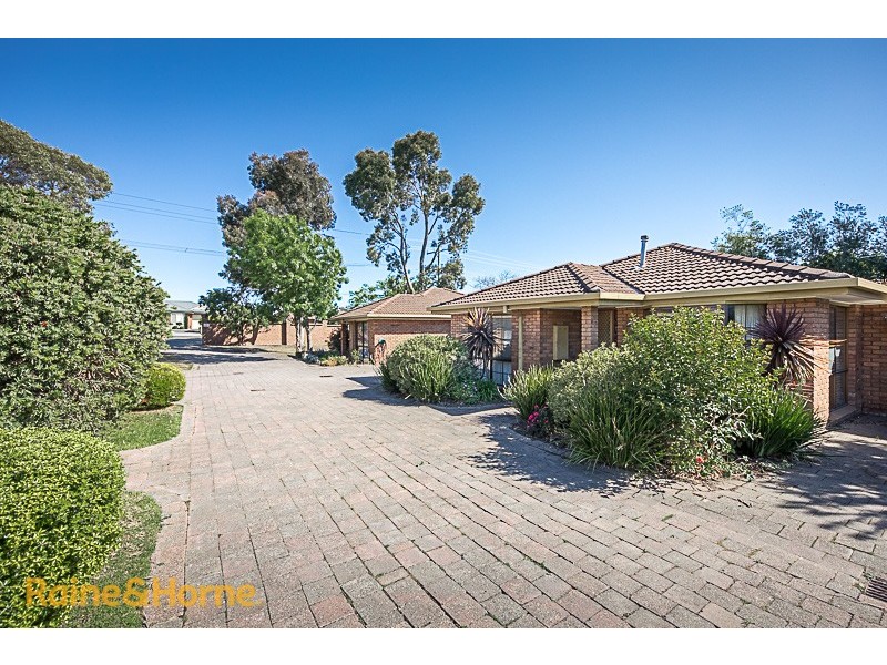 4/39-41 Ligar Street, Sunbury VIC 3429