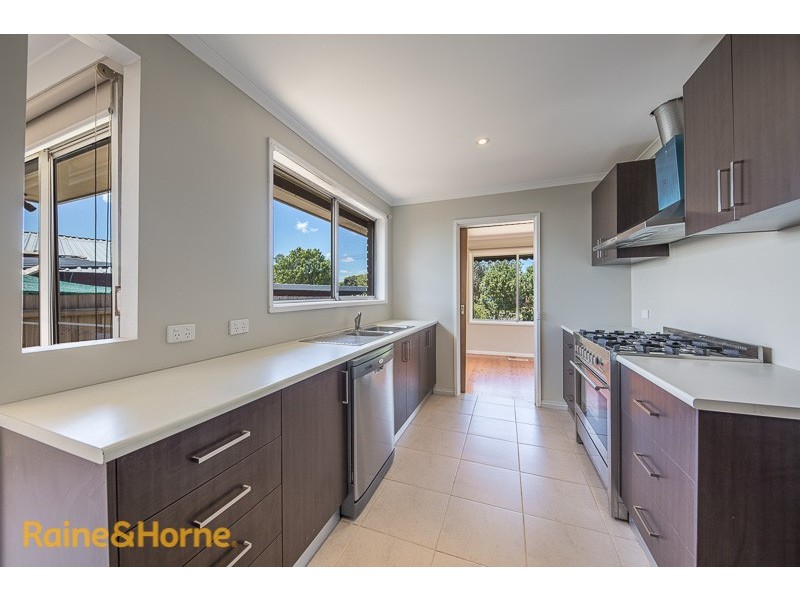 42 Burke Road, Sunbury VIC 3429