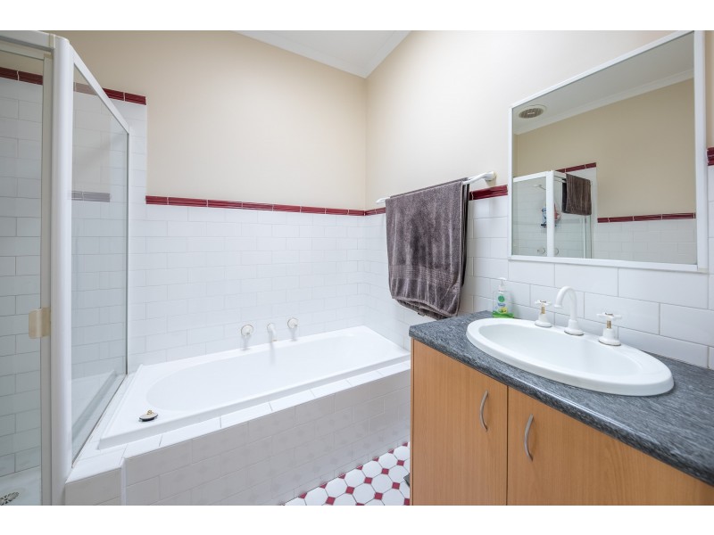 1/12-14 Pasley Street, Sunbury VIC 3429