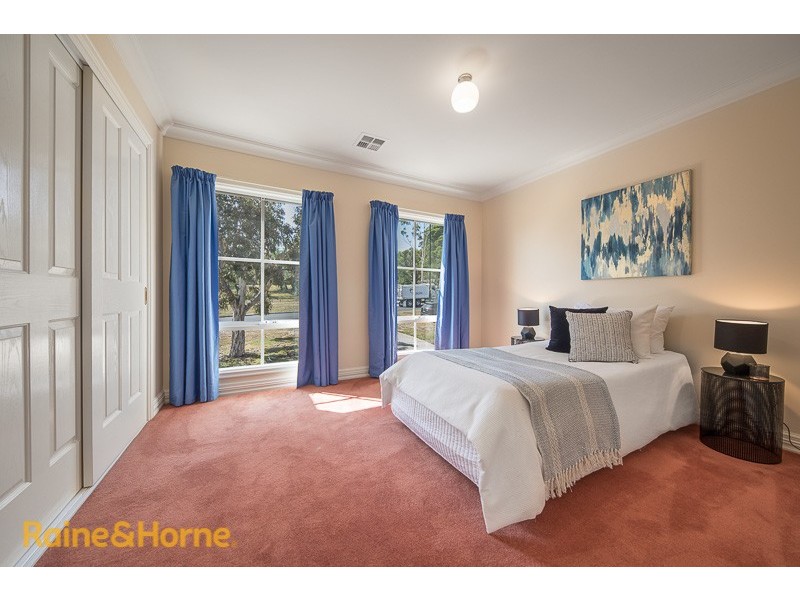 58 The Avenue, Sunbury VIC 3429