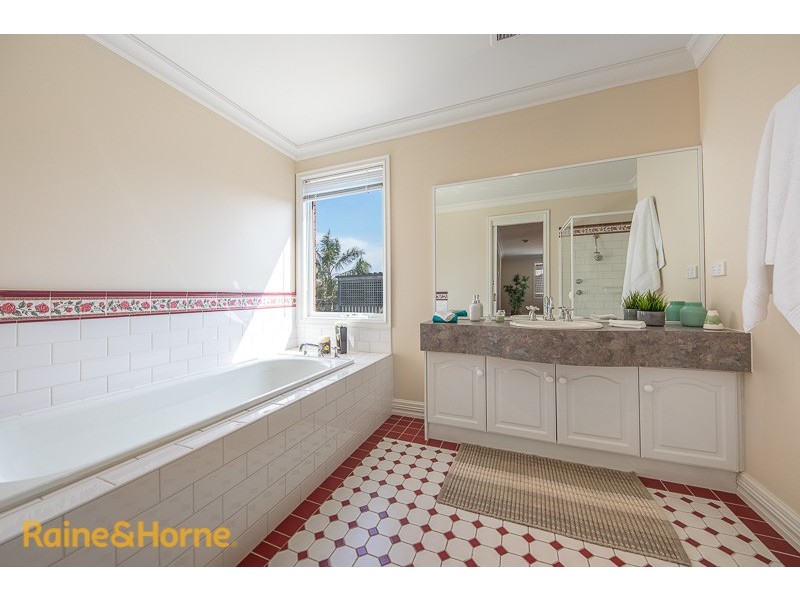 58 The Avenue, Sunbury VIC 3429