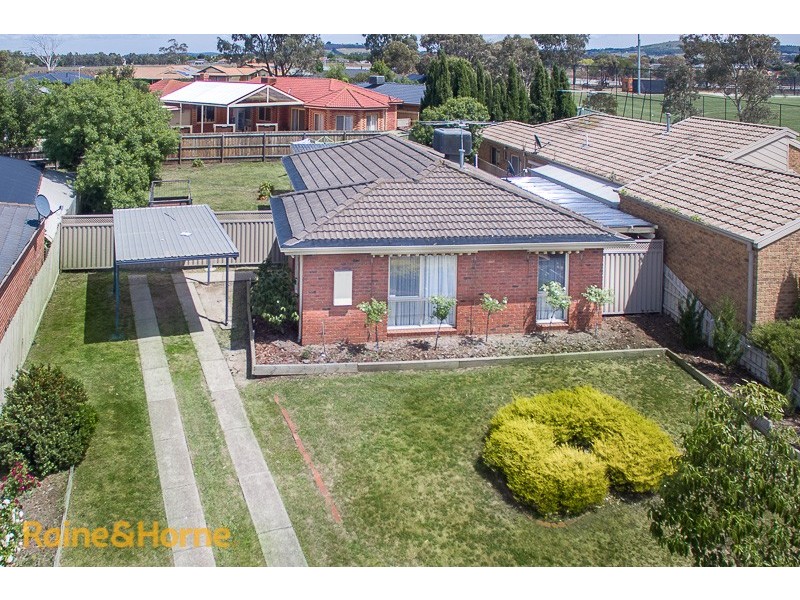 11 Hobson Court, Sunbury VIC 3429