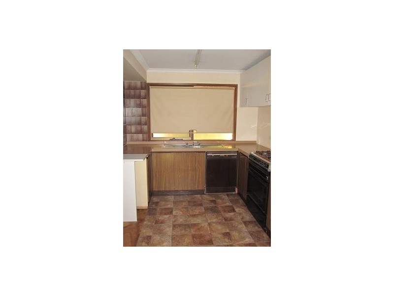 10 Simpson Avenue, Sunbury VIC 3429