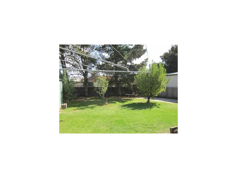 10 Simpson Avenue, Sunbury VIC 3429