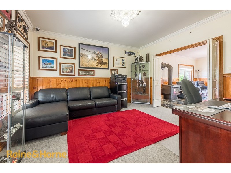 6 Fairbairn Grove, Sunbury VIC 3429