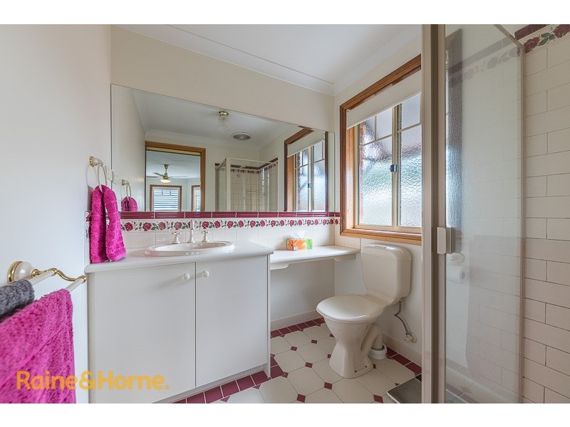 6 Fairbairn Grove, Sunbury VIC 3429