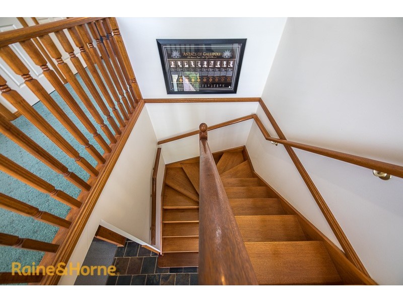 6 Fairbairn Grove, Sunbury VIC 3429