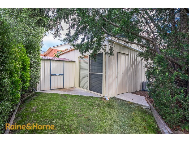 6 Fairbairn Grove, Sunbury VIC 3429