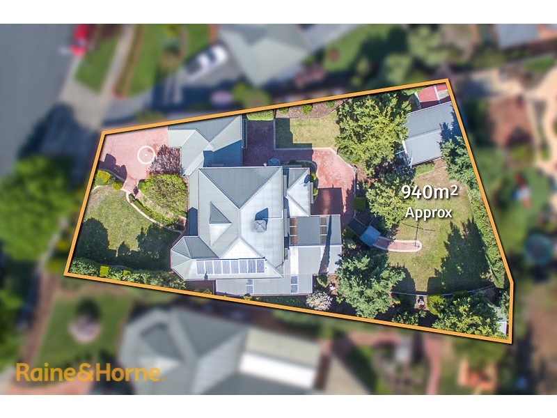 6 Fairbairn Grove, Sunbury VIC 3429