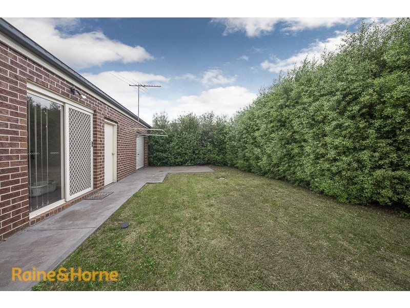 10 Hoya Place, Sunbury VIC 3429