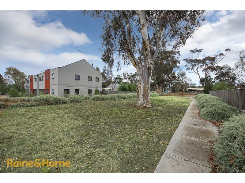 10 Hoya Place, Sunbury VIC 3429