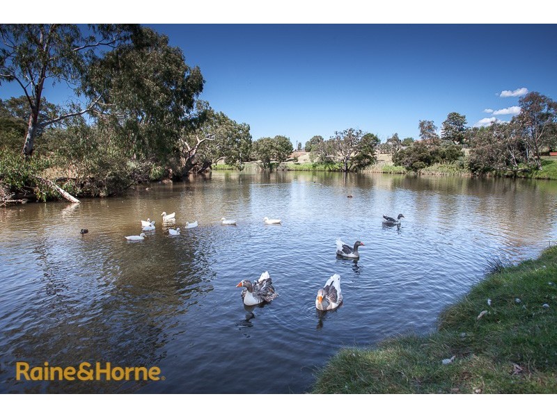 10 Hoya Place, Sunbury VIC 3429