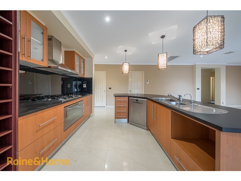 26 Higgs Circuit, Sunbury VIC 3429