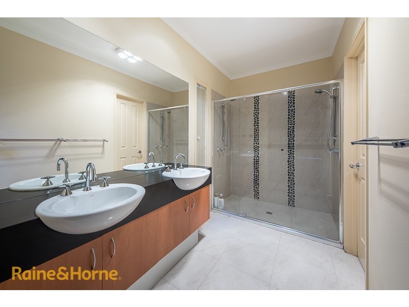 26 Higgs Circuit, Sunbury VIC 3429