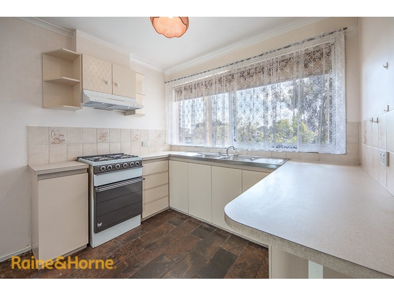 4 May Grove, Sunbury VIC 3429