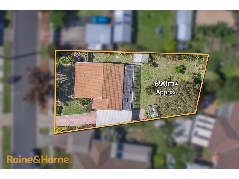 4 May Grove, Sunbury VIC 3429