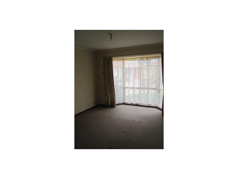 2/33 Ligar Street, Sunbury VIC 3429