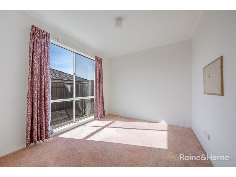 18 Marsh Crescent, Sunbury VIC 3429