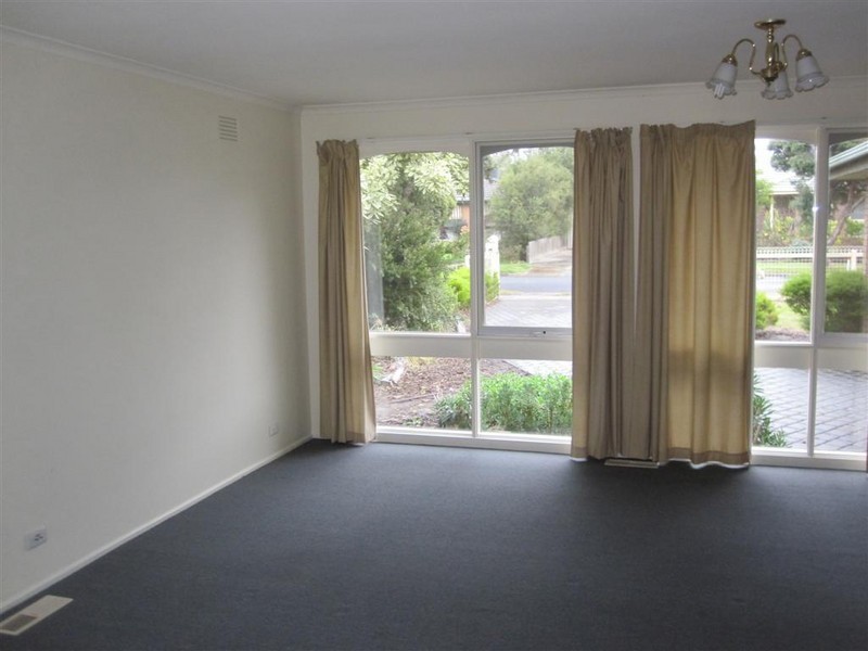 23 Deakin Street, Sunbury VIC 3429