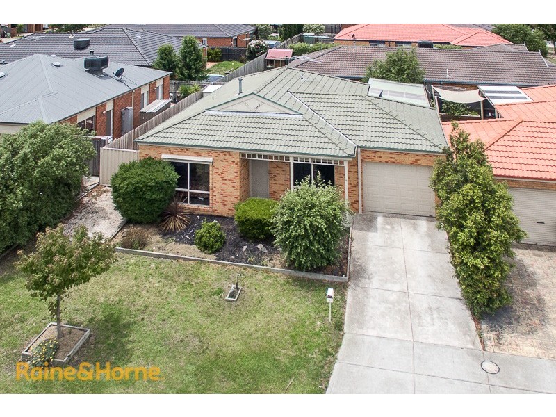 4 Cover Drive, Sunbury VIC 3429