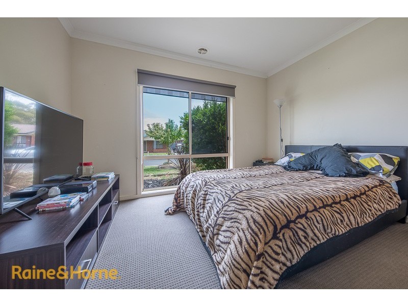 4 Cover Drive, Sunbury VIC 3429