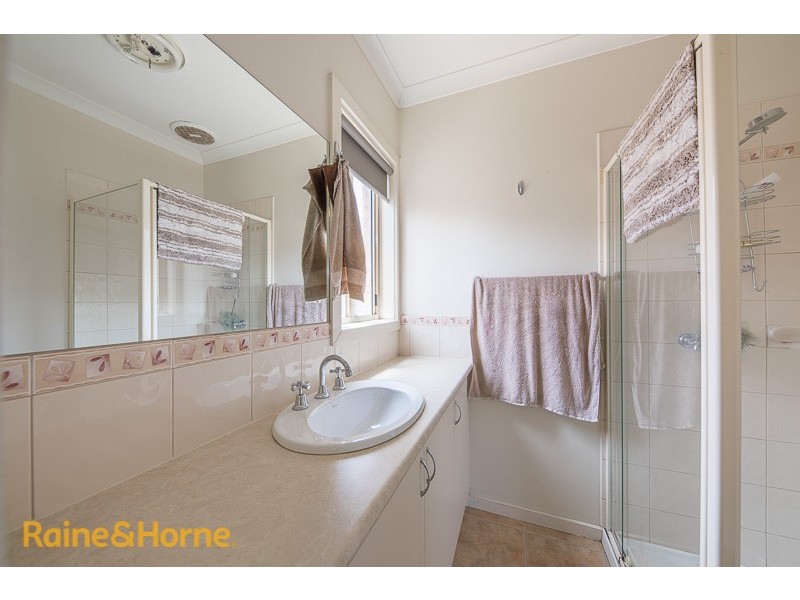 4 Cover Drive, Sunbury VIC 3429