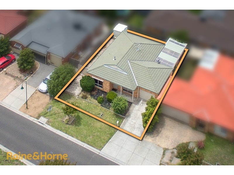 4 Cover Drive, Sunbury VIC 3429