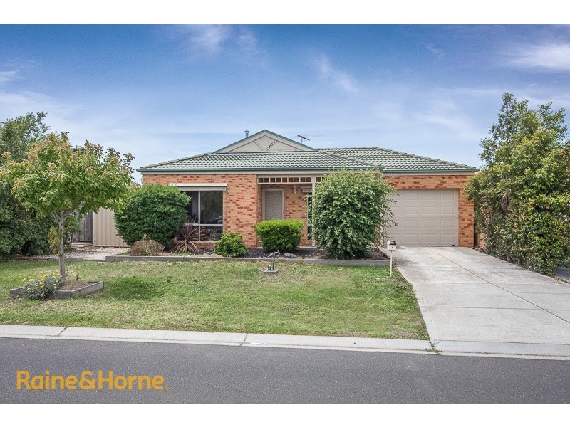 4 Cover Drive, Sunbury VIC 3429