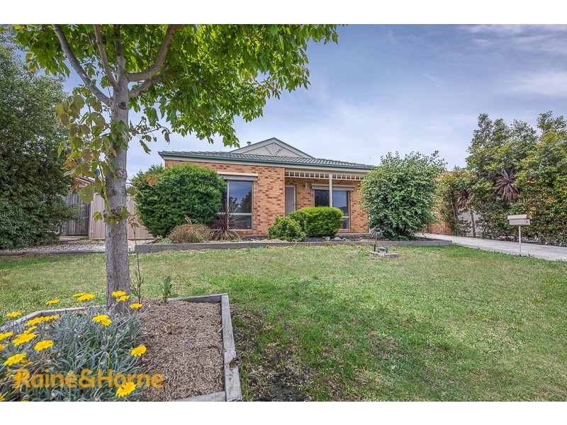 4 Cover Drive, Sunbury VIC 3429