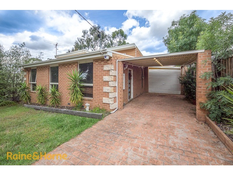 37 Blaxland Drive, Sunbury VIC 3429